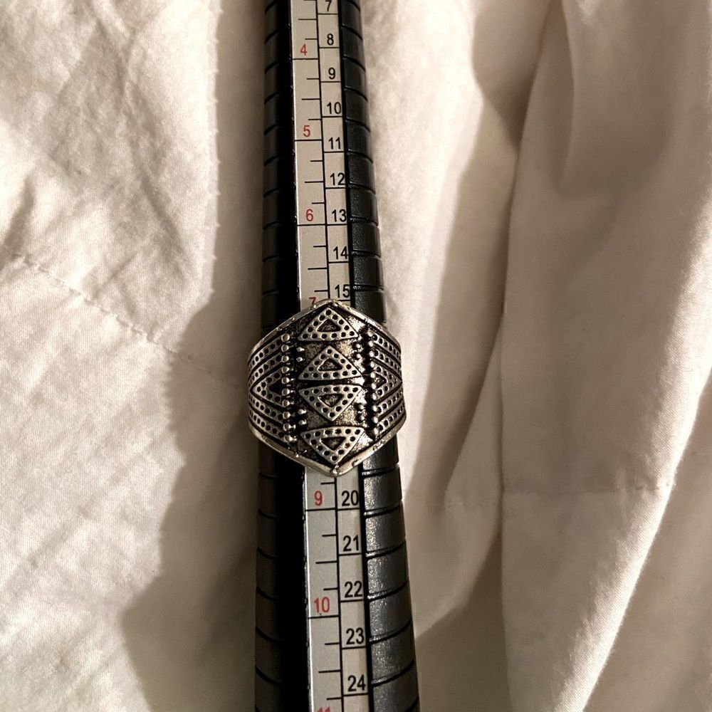 New Boho Fashion Ring Amazing Faux SilverTone Sz 8